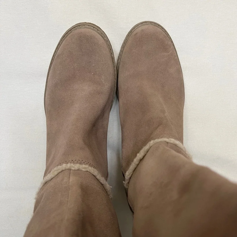 Timberland Taupe Suede‎ Shearling Pom Pom Nordic Boho Cozy Tall Boots Size 7.5